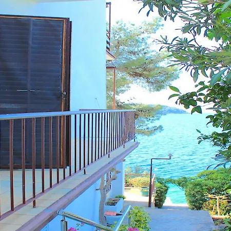 Apartment Seafront Darinka *