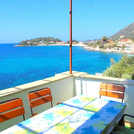 Seafront Darinka بريسبا