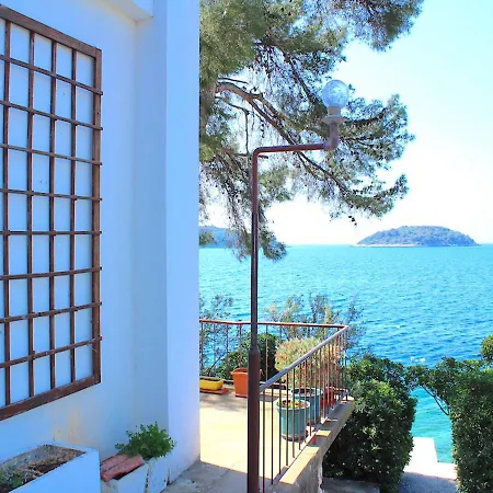Seafront Darinka شقة بريسبا